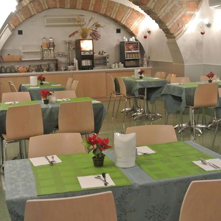 Hotel Dei Mille Рим Екстериор снимка