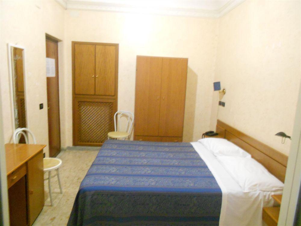 Hotel Dei Mille Рим Екстериор снимка